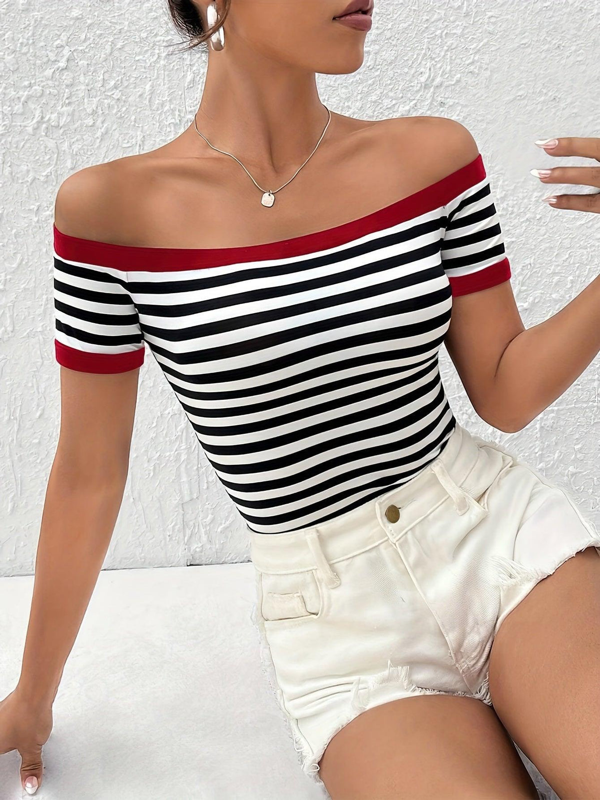 Blusa Listrada Off-Shoulder