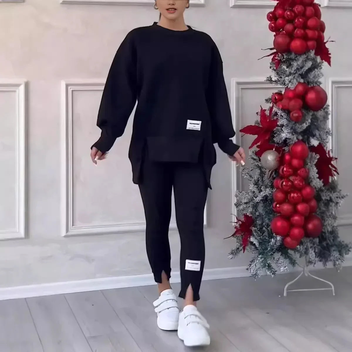 Conjunto Feminino AllureFit™ em Moletom Premium com Legging com Fenda / Estilo Moderno e Leveza para o Seu Dia a Dia!