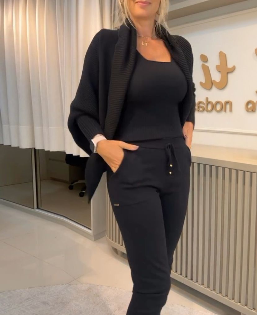 (Compre 1 e Leve 2) - Conjunto Sophia – Casaco + Cropped e Calça